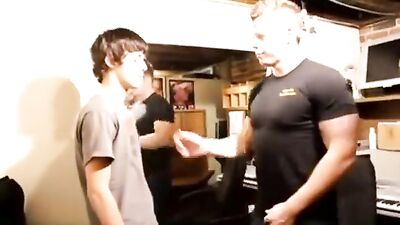 Gangbang - Matt and Friends Blow Each Other: Gay Tube Teen Boys Porn Oral Delight!