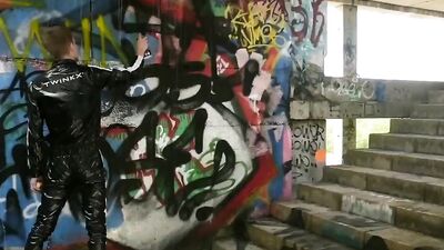 Urban Bareback Boys Porn - Raw and Passionate