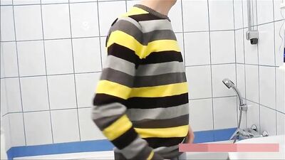 Big Dick Shower Showdown - Amateur Cocks Handjob Porn