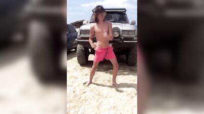 Gay Cute Beach Selfie Hot Sexy Tube - Yeison Santiagos Sizzling Adventure!