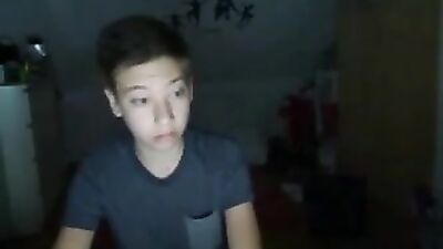 Self-sucking twink boys blow their big guns in hot web-cam porn!