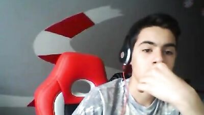 Young Cutie Gets Off With Webcam Boys In Gay Porn Tube