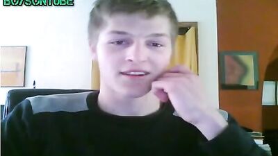 Good looking dudes in hot solo sex action!