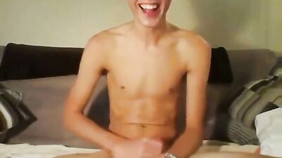 Amateur Twink Boys Porn Masturbating in Dorm - Amateur Solo Web-Cam