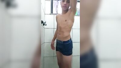Young Amateur in Shower Cam - Exposing His Hidd*en Desires!