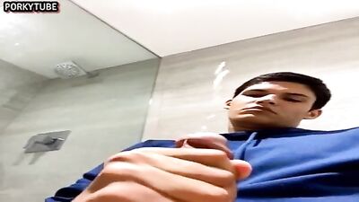 Unloading my cum after a long day boys - A gay porn video full of hot action!