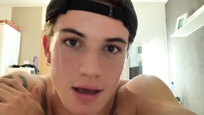 Jerking with Hot Buddy: Gay Tubes Hottest Find!