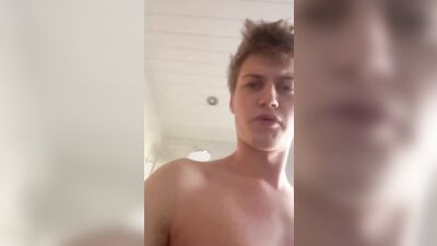 Twin Twinks Take a Bath with Cam Boys in Hot Gay Porn