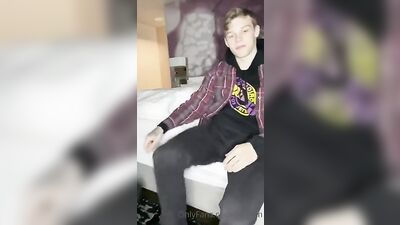 Young Feet Twink - Exploring Fetish Fun