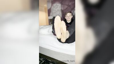 Young Feet Twink - Exploring Fetish Fun
