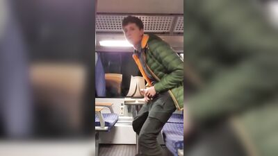 Gay Porn Twink Cum Shot Train Jerk Quick Cam Video