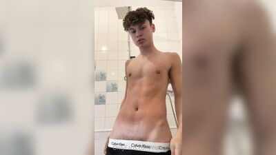 Gay Shower Cum Wankn Tube: Big Cocks Overflowing Solo Cum!