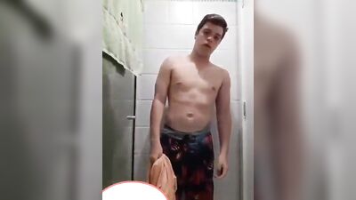 Gay Tube Lindinho dotadão - Big Cocks Fun Handjob! Explore the hotness of gay porn with the hottest guys and their massive cocks!