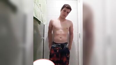 Gay Tube Lindinho dotadão - Big Cocks Fun Handjob! Explore the hotness of gay porn with the hottest guys and their massive cocks!