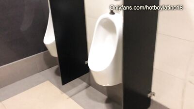 College Cruising: The Hottest Hookups!