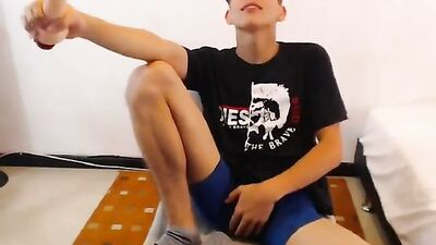 Amateur Teen Boys Web-Cam Porn: Young Masturbators Expose Themselves!