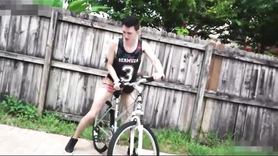 Young Barebacking Hottie - Gay Porn Cutie in Action!