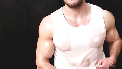 Muscle Flexing Fantasies - Gay Leather Porn for Ultimate Pleasure!