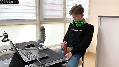 Young and Ripped - Webcam Amateur Gay Porn