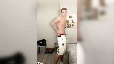 Gay Porn: Exploring Amateur Web-Cam Fantasies