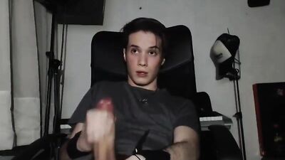 Beautiful Big Dick Boy Porn: Web-Cam Solo Delight!