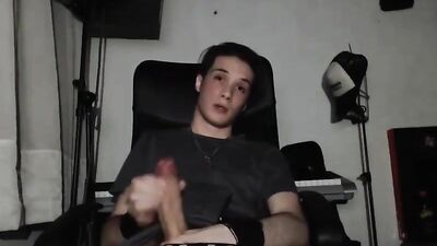 Beautiful Big Dick Boy Porn: Web-Cam Solo Delight!