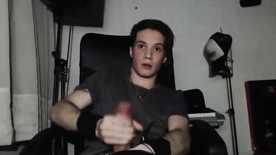 Beautiful Big Dick Boy Porn: Web-Cam Solo Delight!