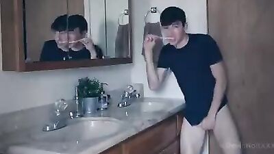 Dervin Holts Toothbrushing Passion! - A wild adventure with big cocks and fun!