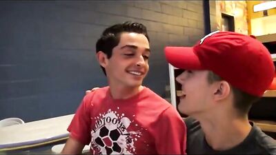 Cumming Twinks: Double Bareback Delight!