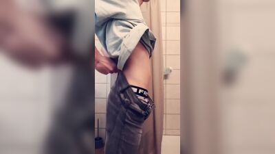 Hot Teen Bulge Pants: Bisexual Boys Porn Explosion!