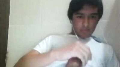 Cumshot Paints The Wall again: Muddy Muscles Cocksplosion