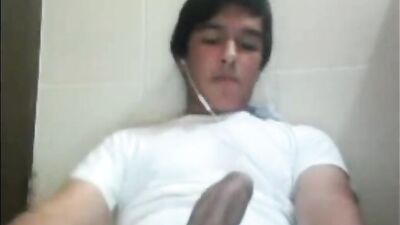 Cumshot Paints The Wall again: Muddy Muscles Cocksplosion