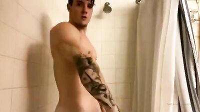 Gay Muscle Porn in the Shower - Big Cocks Bisexual I Want to Fuck Him Boys