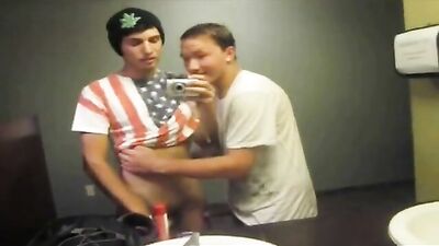 Mall Twink Bathroom Oral Porn: Steamy Gay Sex Encounter!