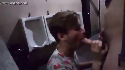 Public Suck in Public Toilet: Exposed Twink Action!