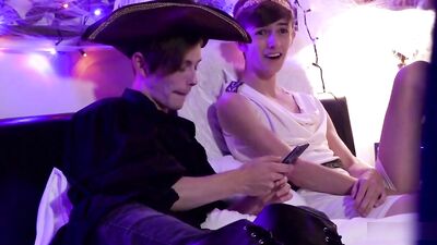 Twink Bareback Threesome Porn - Hardcore Gay Action