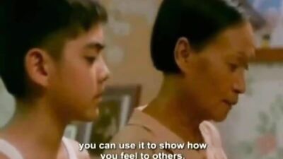 Young Thai Hearts: A Gay Romance Unfolds in the City!