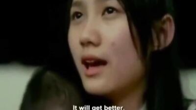 Young Thai Hearts: A Gay Romance Unfolds in the City!