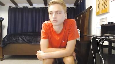 Blond Twink Bares Bod Boys Porn
