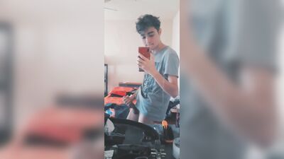 Gay Teen Porn In The Mirror - A Reflection Of Desire!