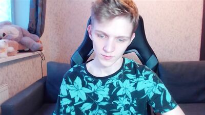 Gay Porn Blond Cam Show: Cuties Lusty Adventures