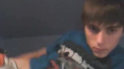Cute Twinks Masturbating on Webcam - Gay Porn Video!