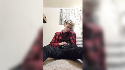 Pissing Blond Boy Cuties - Amateur Twink Solo Voyeur Fetish Mix!