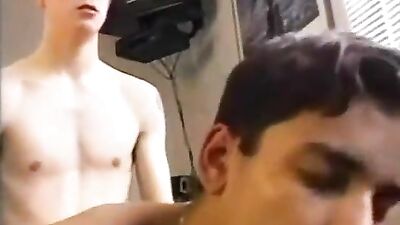 Gay tube sex après le sport 2 - After Gym Gay Porn or After the Gym Gay Sports Fetish