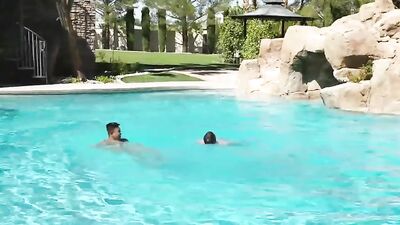 Twinks in the Swimming Pool - Bareback Action!