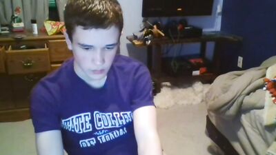 College twink Colin Seeks older girls!