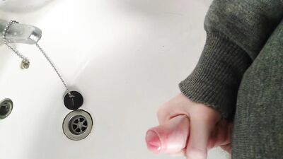 Gangbang in the Sink: Boys Cumming Wild!