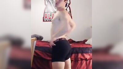 Cute Boy Porn: Nice Ass Exposed!