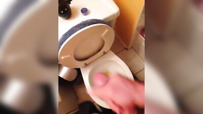 Muscle teen jock cums in new gay porn video!