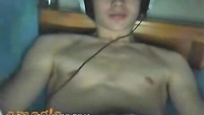 Young Web-Cam Chat Amateur Handjob - Exploring His Sexuality